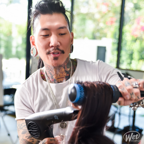 Philip Wolff Blow-Drying and Cutting a Transformation Using WetBrush