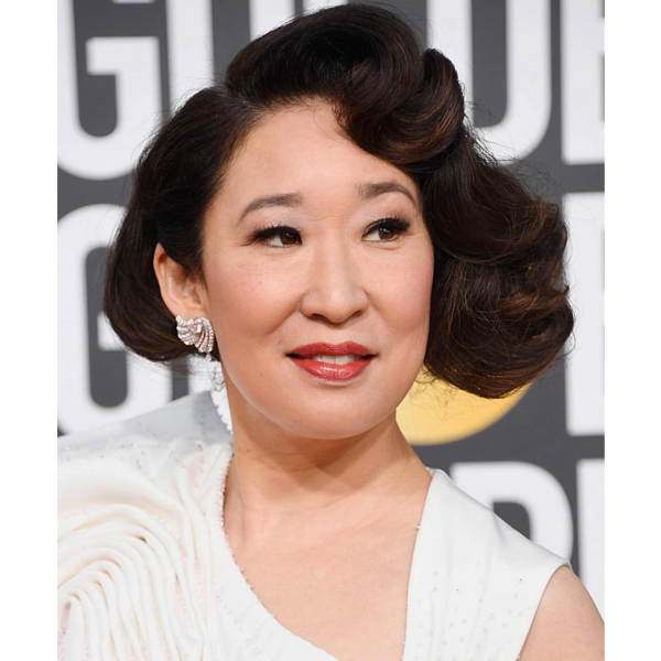 Sandra Oh Golden Globes 2019 Red Carpet Celebrity Styling Hair Old Hollywood Vintage Faux Bob Ted Gibson
