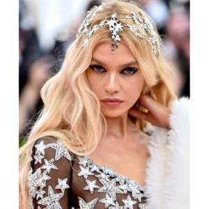 Stella Maxwell's Brushed Out Waves + Starry Accents-img