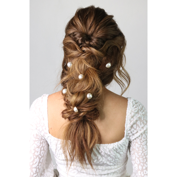 Jenny Strebe @theconfessionsofahairstylist How To Boho Inspired Bridal Downstyle AIIR Professional Sam Villa Styling Step By Step