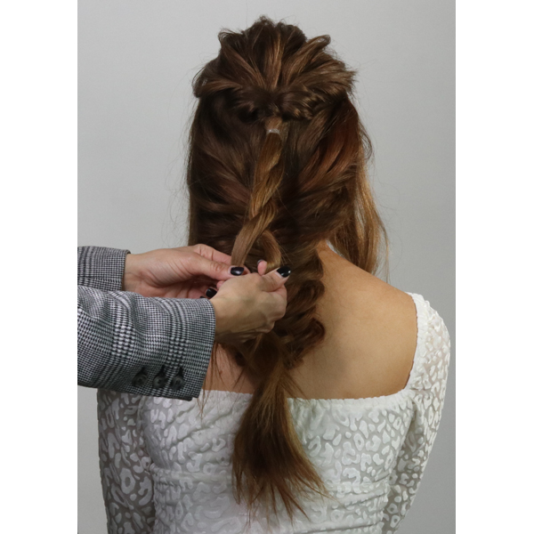 Jenny Strebe @theconfessionsofahairstylist How To Boho Inspired Bridal Downstyle AIIR Professional Sam Villa Styling Step By Step