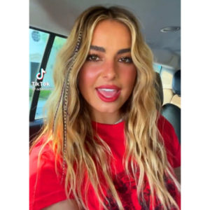 Feather Extensions Are Back?! What You Should Know…-img