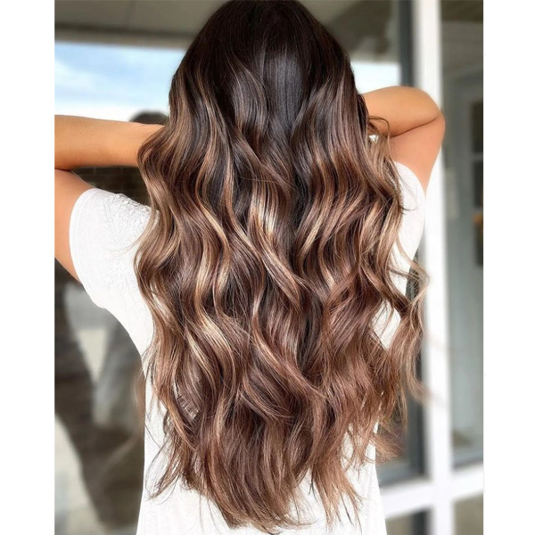 fall 2021 hair color trends brunette balayage