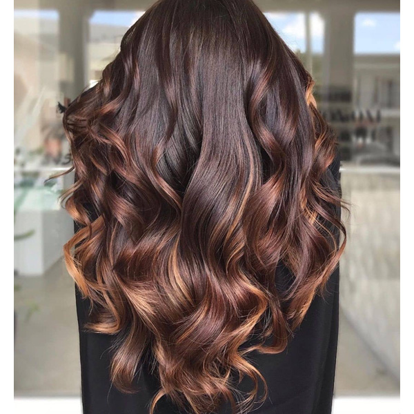 fall 2021 hair color trends copper highlights red