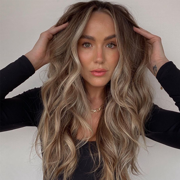 winter 2021 hair color trends sandy beige muted blonde face framing highlights