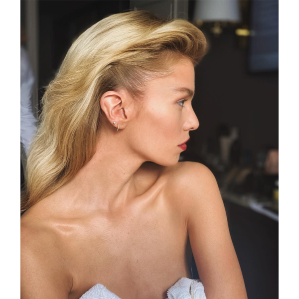 hair color 2022 trend forecast natural golden baby blonde babylights stella maxwell model