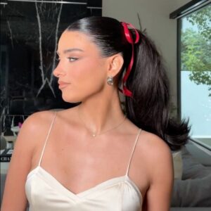 Ring in 2024 With These It Girl Hairstyling Trends-img