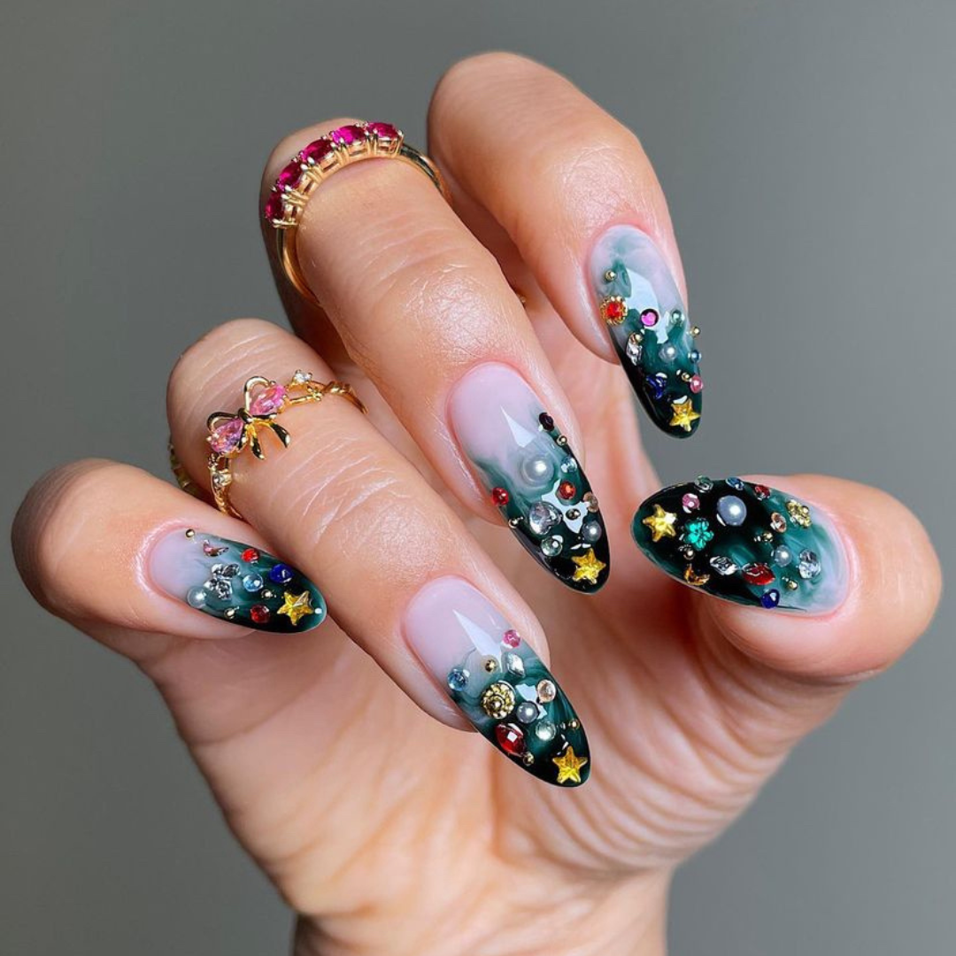 60+ Festive Holiday Nail Designs