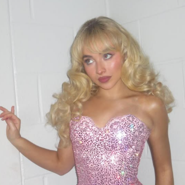 @sabrinacarpenter 4