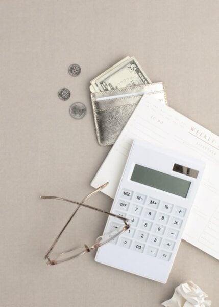 Proposed Legislation Aims to Exempt Beauty Pros' Tips from Federal Income Tax