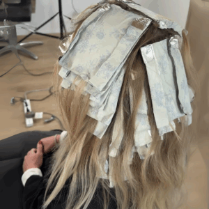 Foilayage Vs. Open-Air Balayage: When To Choose One Over the Other