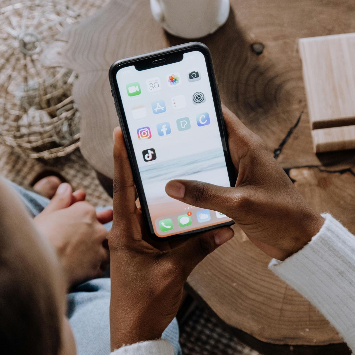 How To Use Keywords on Instagram To Grow Your Page