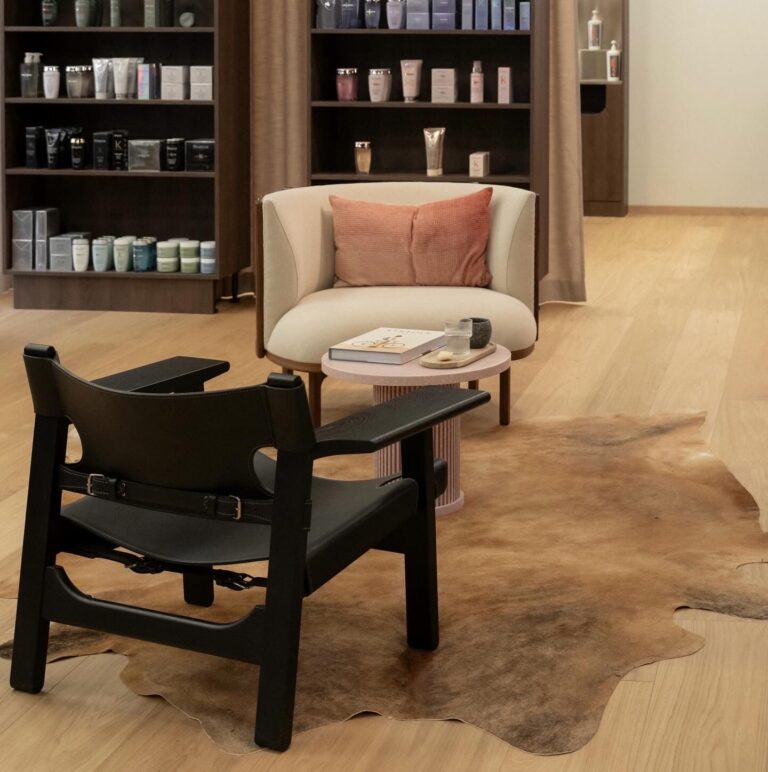 Salon Decor
