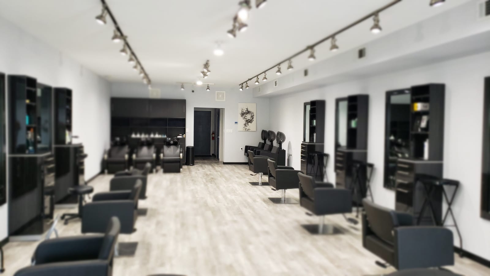 HAIR STYLIST WANTED NAPLES FL COMISSION OR CHAIR RENTAL ( RELOCATE FROM ANYWHERE